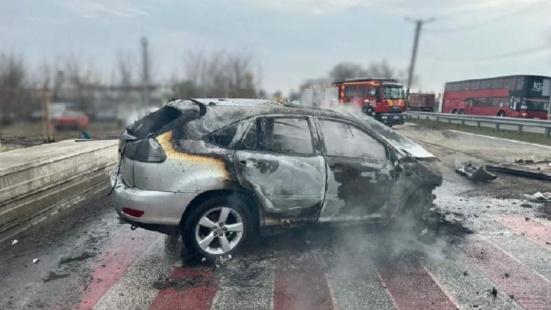 In der Nähe des Dnjepr fuhr ein Lexus-Fahrer in einen Kontrollpunkt, ein Polizist wurde verletzt