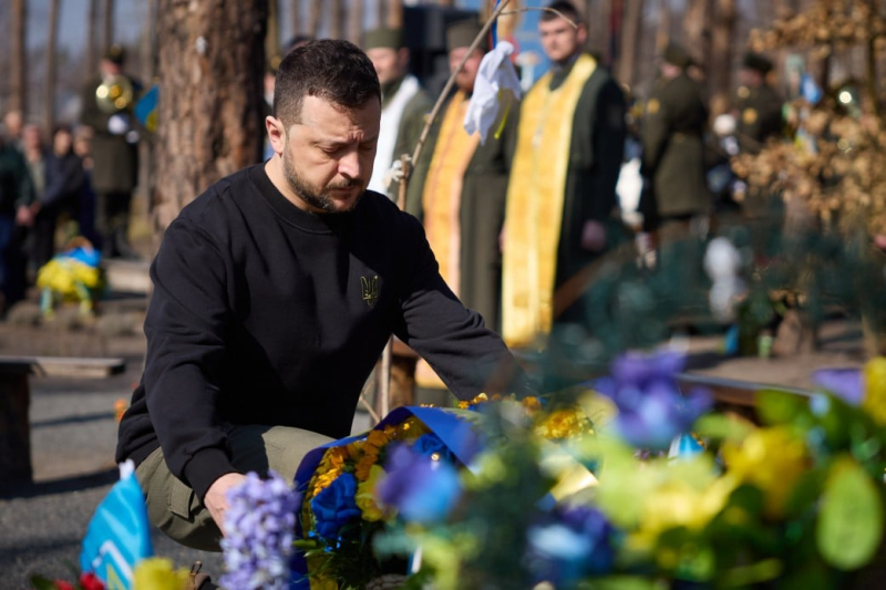 Selenskyj ehrte das Andenken der Soldaten, die in der Schlacht um Moschtschun gefallen waren: Dann wurde das Schicksal der Ukraine entschieden 