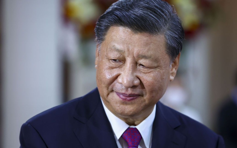 „Freund“ von Putin Xi Jinping fliegt mit einer „wichtigen“ Botschaft zu Macron – Politico“ /></p>
<p><strong>Es wird erwartet, dass Macron dieses Jahr auch China besucht.</strong> < /p></p>
<p>Der chinesische Präsident Xi Jinping wird sich in Paris mit seinem französischen Amtskollegen Emmanuel Macron treffen. Der Besuch ist für Anfang Mai geplant.</p>
<p>Mehrere Beamte in Paris und Brüssel sagten gegenüber Politico.</p>
<p>Ihren Angaben zufolge versucht China, Europa davon zu überzeugen, Russland mit am Tisch sitzen zu lassen die bevorstehenden Friedensgespräche, möglicherweise in der Schweiz. Andernfalls plant Peking, solche Treffen zu boykottieren.</p>
<p>„Die Rede des chinesischen Staatschefs fällt mit dem 60. Jahrestag der diplomatischen Beziehungen zwischen Paris und Peking zusammen, da China versucht, die angespannten Beziehungen zu Europa wegen Xis „grenzenloser Partnerschaft“ mit Europa wiederherzustellen Der Präsident Russlands von Wladimir Putin, trotz des Kreml-Krieges in der Ukraine“, heißt es in dem Bericht.</p>
<p>Ein mit der Situation vertrauter Gesprächspartner sagte, dass Frankreich „Gegenseitigkeit in den Beziehungen zu China fordert, insbesondere im Schlüsselbereich ​​ökologischer Übergang”.</p>
<p>Es wird erwartet, dass Macron dieses Jahr auch China besucht, der Elysee-Palast hat die Reise jedoch noch nicht bestätigt.</p>
<p>Die Veröffentlichung fügt außerdem hinzu, dass der deutsche Bundeskanzler Olaf Scholz reist im April zu einem Besuch nach China.</p>
<p>Erinnern Sie sich daran, dass China die Anschuldigungen, Waffen an die Russische Föderation geliefert zu haben, zurückgewiesen hat.</p>
<p><strong>Die wichtigsten Nachrichten für heute</strong></p>
<p>   </p>
<h4>Ähnliche Themen: </h4>
<p>Weitere Neuigkeiten</p>
<!-- relpost-thumb-wrapper --><div class=