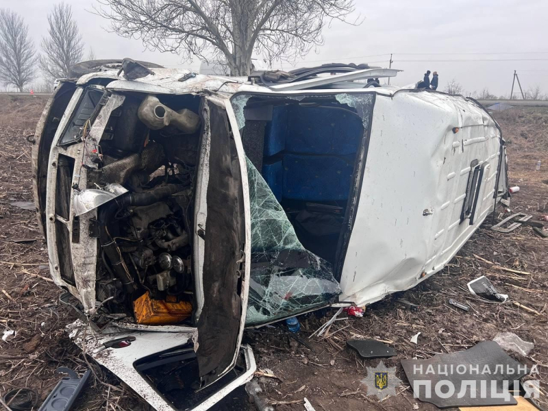 Ein Kleinbus mit Passagieren ist in der Region Dnepropetrowsk umgekippt, es gibt Tote