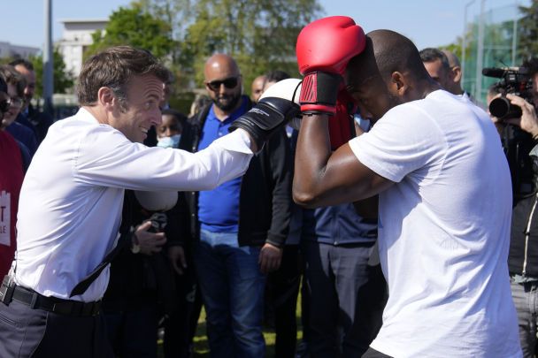 Macron- Boxer: Neue Fotos des französischen Präsidenten sorgten in den sozialen Netzwerken für Aufsehen“ /></p>
<p dir=