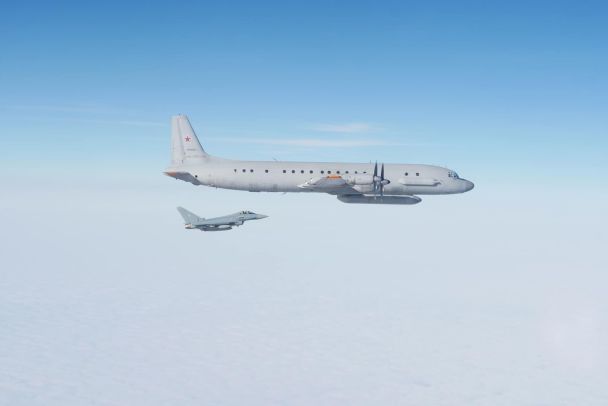  Deutsche Kampfflugzeuge haben zum ersten Mal russische Flugzeuge in der Nähe der Hoheitsgewässer Lettlands abgefangen – Foto