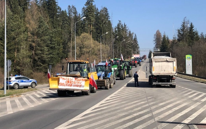 Polnische Bauern blockierten die Grenze zur Slowakei: Sie haben Angst vor Getreideimporten aus der Ukraine