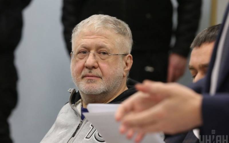 &quot „Enthüllte eine groß angelegte antirussische Kampagne“: Das russische Gericht erkannte Kolomoisky als Extremisten an“ /></p>
<p><strong>Den Ermittlungen zufolge entfaltete Kolomoisky mit Hilfe kontrollierter Medien „a groß angelegte antirussische Kampagne“, „ergriff die volle Sicherheit“ Abteilungen von “Asow” und mehrere Bataillone, und auch „ermutigte Morde und Entführungen“ Vertreter der selbsternannten LPR und DPR.</strong></p>
<p>Das Bezirksgericht Koshekhablsky in Adygea (RF) verbot die Aktivitäten des Vereins, mit dem der ukrainische Geschäftsmann Igor Kolomoisky verbunden ist, und beschloss, seine Vermögenswerte zu beschlagnahmen. Der Geschäftsmann selbst gilt als Extremist.</p>
<p>Dies teilte der Pressedienst der Gerichte der Republik mit, wie im Telegram angegeben.</p>
<p>Es heißt, das Gericht habe Kolomoisky anerkannt , der frühere Eigentümer der bankrotten Smolensky, als Mitglieder der Vereinsbank Pavel Shitov und des in Großbritannien registrierten Unternehmens JKX Oil & Gas Limited. Die Aktivitäten der Gruppe wurden als „extremistisch“ eingestuft.</p>
<p>In der Behauptung der russischen Staatsanwaltschaft heißt es, der Verein sei 2014 nach dem „verfassungsfeindlichen Putsch in Kiew“ aktiv geworden.</p>
<p>Shitov wurde angeblich zum „Verantwortlichen für die Krypto-Vermögenswerte“ eines ukrainischen Geschäftsmannes ernannt. Die Staatsanwaltschaft betrachtete JKX Oil & Gas Limited als „geschäftlichen Bestandteil der Gemeinschaft“.</p>
<h2>Beschlagnahme von Vermögenswerten</h2>
<p>Infolgedessen beschloss das russische Gericht, ihr Vermögen in Russland zu beschlagnahmen, insbesondere das Unternehmen des Brennstoff- und Energiekomplexes Yuzhgazenerji, das sich mit der Gasförderung im Gaskondensatfeld Koshekhabl beschäftigt. Es wird angegeben, dass der Haupteigentümer des Unternehmens Adygea Gas BV mit Sitz in den Niederlanden und Page Gas Ltd aus London sind, beide im Besitz von JKX Oil. Adygea Gas BV besaß auch das Unternehmen Catering-Yug.</p>
<p>Die Untersuchung schätzte den Anteil der Beklagten an diesen Unternehmen auf 5,1 Milliarden Rubel.</p>
<p>Immobilien im Besitz von Bewohnern von JFX Oil wurden ebenfalls beschlagnahmt und andere Angeklagte.</p>
<p>Jetzt besitzt die Russische Föderation 6 Räumlichkeiten in einem Geschäftszentrum in der 3. Samotechny-Gasse in Moskau und ein Gebäude in der Zvonarsky-Gasse.</p>
<p>494 landwirtschaftliche Grundstücke mit einer Fläche von 5.573 Hektar in den Regionen Moskau, Wladimir, Kaliningrad und Smolensk, deren Wert auf mehr als sechs Milliarden Rubel geschätzt wird.</p>
<p>Denken Sie daran, dass am 27. Februar das Bezirksgericht Schewtschenkowsky der Hauptstadt der Ukraine <strong >reduzierte die Kaution für Igor Kolomoisky</strong> auf 2,4 Milliarden Griwna. Er blieb jedoch noch weitere zwei Monate in Untersuchungshaft.</p>
<h4>Ähnliche Themen:</h4>
<p>Weitere Nachrichten</p>
<!-- relpost-thumb-wrapper --><div class=