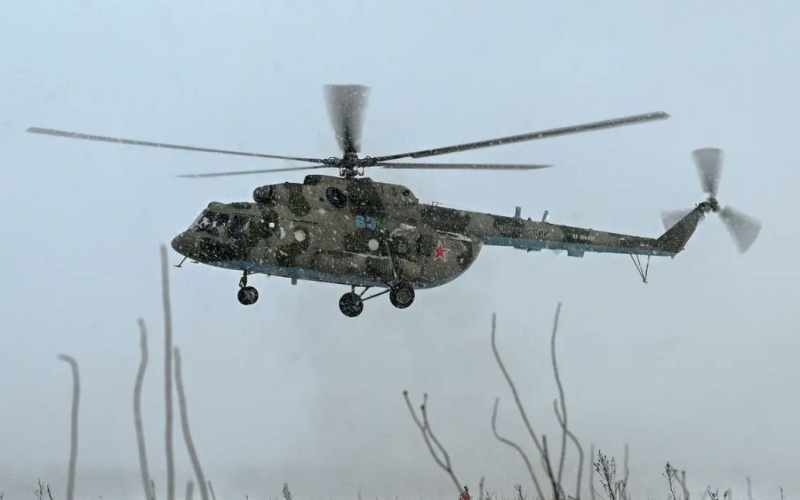 In Russland abgestürzt Mi-8-Hubschrauber: erste Details“ /></p>
<p><strong>Ein Toter und mehrere Verletzte werden gemeldet.</strong></p>
<p>In der Nacht des 14. März in der Region Magadan< stark>Russland</strong>ein Mi-8-Hubschrauber stürzte ab.</p>
<p>Dies gab der Gouverneur der Region Magadan, Sergei Nosov, per Telegram bekannt.</p>
<p>„Zum Unfallort.“ Mit einem Hubschrauber der Dalnerechensky Avia wurden eine Rettungsgruppe und Ärzte in den Bezirk North Even geschickt. Sie starteten mit Notflügen der Kolyma Aviation, um den Opfern zu helfen und sie zu evakuieren“, schrieb er.</p>
<p>The Mash Telegram Der Sender berichtete, dass die Mi-8 im Schichtdienst flog. Es werden ein Todesfall und mehrere Verletzte gemeldet.</p>
<p>„Das Schiff stürzte in der Region North Evensky ab. Die Kapazität des Hubschraubers beträgt 22 Personen“, heißt es in der Nachricht.</p>
<p>Mi-8-Piloten informierten die Disponenten über einen Triebwerksausfall 13 Kilometer nach Beginn des Fluges.</p>
<p>„Der Hubschrauber flog auf der Route Sopka Kvartsova – Omsukchan. Das Unternehmen, das die Schichtarbeiter transportierte, war Dalnerechensk Avia“, heißt es in der Nachricht.</p>
<p>Wir möchten Sie daran erinnern, dass das Militärtransportflugzeug Il-76 am 12. März in der Region Iwanowo in der Russischen Föderation abgestürzt ist. Die Russen behaupten, dass die Hauptversion des Absturzes eine technische Störung sei.</p >
<p>Bis zum 13. März wurden 16 Todesfälle gemeldet. Der Bürgermeister von Orenburg bestätigte, dass 5 Piloten aus seiner Region in diesem Flugzeug getötet wurden.</p>
<h4>Verwandte Themen:</h4>
<p>Weitere Nachrichten</p>
<!-- relpost-thumb-wrapper --><div class=