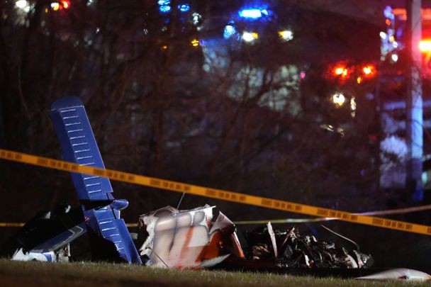 Abgestürzt im USA-Flugzeug: Niemand überlebt (Foto)“ /></p>
<p>Ein Sprecher der Feuerwehr von Nashville sagte dem Fernsehsender, dass das Flugzeug beim Aufprall explodierte. Lokale Behörden arbeiten mit Bundesbehörden zusammen, um herauszufinden, woher das Flugzeug kam. Auch wissen die Behörden noch nicht, wer an Bord war.</p>
<p>Erinnern Sie sich daran, dass in Polen ein Flugzeug auf ein Gebäude stürzte, in dem sich Menschen vor einem Gewitter versteckten. Infolge des Unfalls starben 5 Menschen und viele wurden verletzt.</p>
<h4>Ähnliche Themen:</h4>
<p>Weitere Nachrichten</p>
<!-- relpost-thumb-wrapper --><div class=