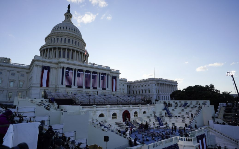 In Washington versuchte ein Mann mit einem Hammer, in das Kapitol einzudringen – was bekannt ist