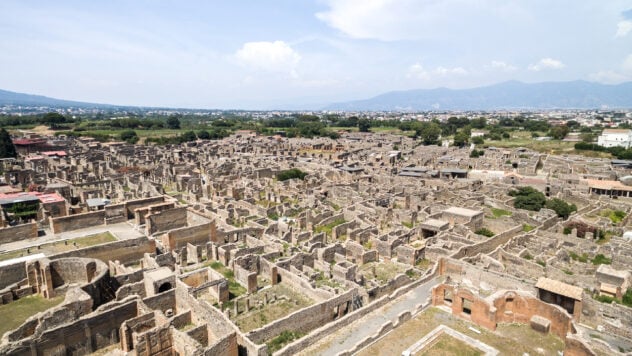 In den Ruinen von wurde ein Bankettsaal mit einzigartigen, zweitausend Jahre alten Freques gefunden Pompeji