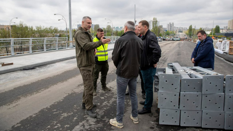 In Kiew wird der Verkehr auf der Podolsko-Voskresensky-Brücke und der neuen Überführung freigegeben – wann