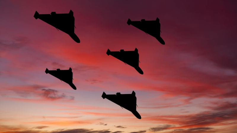 Die Russische Föderation hat nachts eine Infrastruktureinrichtung in der Region Schytomyr angegriffen: Es besteht die Gefahr von Luftverschmutzung“ /></p>
<p>In der Region Schytomyr griffen feindliche Kamikaze-Drohnen Shahed nachts eine kritische Infrastruktureinrichtung an.</p>
<p>Dies heißt es in der Mitteilung des Stadtrats von Zvyagel der Stadt Schytomyr Region.</p>
<h2>Drohnenangriff auf die Region Schytomyr am 8. April</h2>
<p>Während eines Nachtangriffs haben unsere Luftverteidigungskräfte einige der russischen Drohnen abgeschossen. Es gibt jedoch einen Treffer in einer kritischen Infrastruktureinrichtung.</p>
<p>Jetzt beobachten sie </p>
<p>Nach vorläufigen Informationen gibt es keine Verletzten oder Verletzten.</p>
<p>Der Stadtrat von Swjagel meldete dies aufgrund von Aufgrund des Streiks besteht eine unmittelbare Gefahr der Luftverschmutzung, daher wird den Anwohnern empfohlen, drinnen bei geschlossenen Fenstern zu bleiben.</p>
<p>Schüler und Studenten berufsbildender Vorschulen und höherer Berufsschulen wurden in die Ferne verlegt Lernen.</p>
<h2>Zvyagel auf der Karte</h2>
<p> < p>Die Stadt Zvyagel liegt nordwestlich von Schytomyr in Richtung Riwne.</p>
<p><img class=