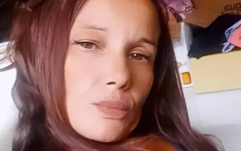 Braut starb auf tragische Weise bei ihrer eigenen Hochzeit: Was geschah (Foto)“ /></p>
<p><strong>Die Tragödie ereignete sich während einer Party in einem Landhaus.</strong></p>
<p>Die frischgebackene Seine Frau starb auf tragische Weise bei ihrer eigenen Hochzeit, nur wenige Stunden nachdem sie „Ja“ gesagt hatte.</p>
<p>Der Daily Star berichtet.</p>
<p>Elisangela Gasano, 38, fiel in den Pool, nachdem sie Berichten zufolge in seiner Nähe getanzt hatte in einem gemieteten Landhaus in Sao Paulo, Brasilien.</p>
<p>Gazano feierte am Sonntag, dem 14. April, mit Familie und Freunden und veröffentlichte Stunden zuvor ein Foto in den sozialen Medien, auf dem sie in einem weißen Hochzeitskleid Papiere unterzeichnet.< /p></p>
<p><img decoding=