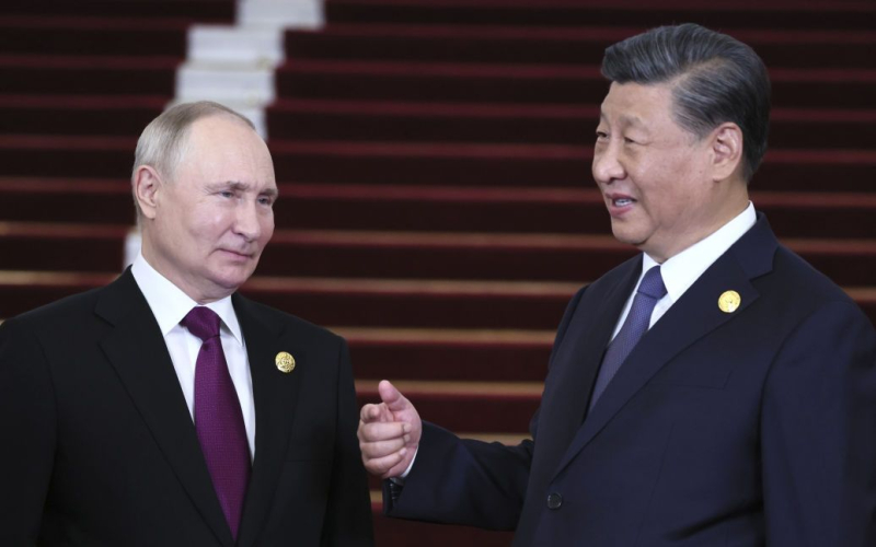 Putin versammelte sich mit Besuch in China im Mai“ /></p>
<p><strong>Putin besuchte China zuletzt im Oktober letzten Jahres.</strong></p>
<p>Der russische Diktator Putin sagte, er werde ihn besuchen<strong> China</strong>im Mai.</p>
<p>Dies sagte der Diktator bei einer Rede auf dem Kongress des Russischen Verbandes der Industriellen und Unternehmer am 25. April, berichteten russische Medien.</p>
<p>Auf Anfrage Als einer der Teilnehmer des Forums das Buch an Chinas Staatschef Xi Jinping überreichte, antwortete Putin: „Ich plane einen Besuch im Mai, ich werde dieses Buch auf jeden Fall mitnehmen und unserem Freund schenken.“</p>
<p>Das letzte Mal, dass Putin China besuchte, war im Oktober letzten Jahres. </p>
<p>Wir erinnern uns, dass zuvor berichtet wurde, dass <strong>die NATO eine Bedingung für die Aufnahme von Beziehungen zu China nannte</strong>.< /p> </p>
<p>Darüber hinaus haben wir zuvor darüber berichtet, dass <strong>Russland die Produktion und den Export von Erdgas erhöht, es aber fast billig an China verkauft</strong>.</p>
<h4>Verwandte Themen:</h4>
<p>Weitere Neuigkeiten</p>
<!-- relpost-thumb-wrapper --><div class=