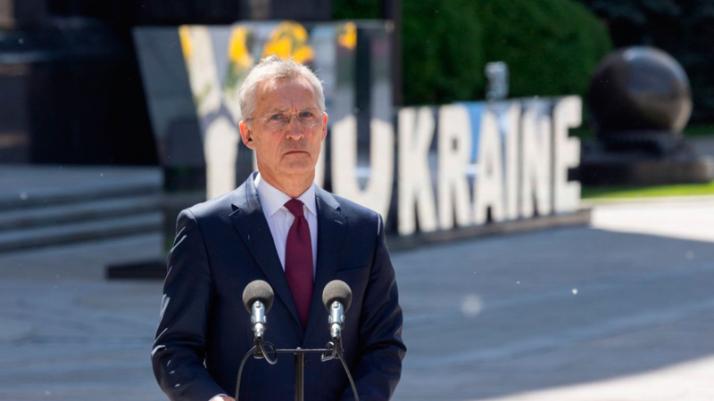 Stoltenberg antwortete, ob die Ukraine die NATO um die Entsendung von Truppen gebeten habe 