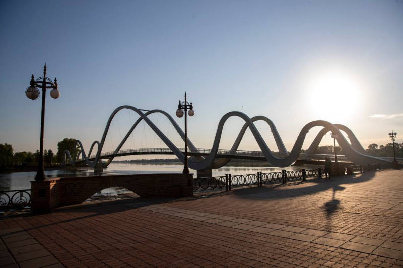 In Kiew wurde eine Fußgängerbrücke zur Obolonsky-Insel eröffnet