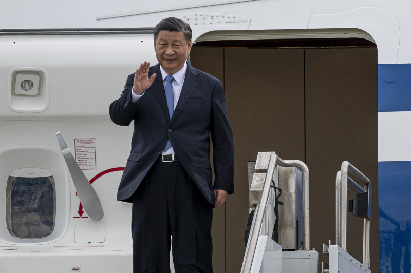 Zum ersten Mal in zwei Jahren: Xi Jinping ist in Frankreich angekommen Paris am 5. Mai. So begann der chinesische Staatschef seine Europareise.</strong></p>
<p>So kam Xi gegen 15:40 Uhr Ortszeit in Paris an. Dort wird er sich mit Macron treffen.</p></p>
<!-- relpost-thumb-wrapper --><div class=