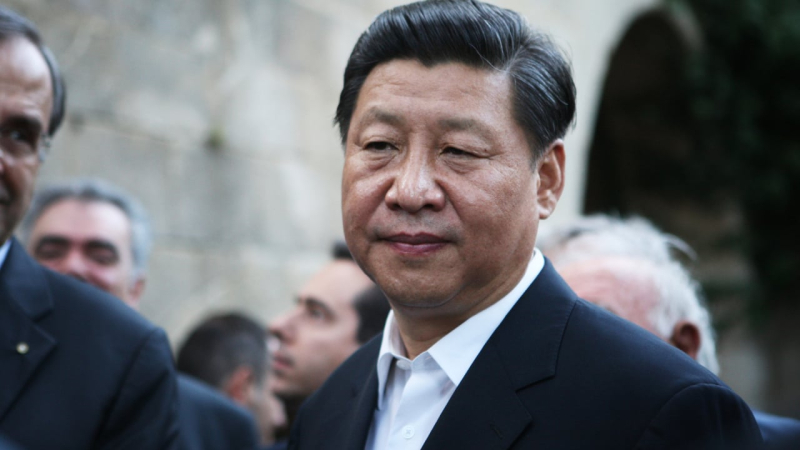 Xi Jinping ist bereit, mit Frankreich zusammenzuarbeiten, um „einen Weg aus der Krise zu finden“; in der Ukraine“/></p>
<p>Der chinesische Staatschef Xi Jinping kündigte seine Bereitschaft an, mit Frankreich und der gesamten internationalen Gemeinschaft zusammenzuarbeiten, um einen „vernünftigen Ausweg aus der Krise“ zu finden, wie Peking den russischen Krieg gegen die Ukraine nennt.< /p> </p>
<p>Er schrieb darüber nach seiner Ankunft in Paris am 5. Mai in einem Artikel, der im Le Figaro veröffentlicht wurde.</p>
<p>Der Chef Chinas betonte, dass er die Folgen der Ukraine-Krise für die Völker versteht Europa. Laut Xi hat China „die Ukraine-Krise nicht ausgelöst, ist weder Partei noch Teilnehmer daran“. alle Länder.</p>
<p> < p>Der Chef der Volksrepublik China fügte hinzu, je länger die Ukraine-Krise andauere, desto mehr Schaden werde sie Europa und der Welt zufügen.</p>
<blockquote>
<p> — China hofft, dass in Europa so schnell wie möglich Frieden und Stabilität zurückkehren. „Wir sind bereit, mit Frankreich und der gesamten internationalen Gemeinschaft zusammenzuarbeiten, um eine vernünftige Lösung für die Krise zu finden“, sagte er. Xi Jinping fasste zusammen.</p>
</blockquote>
<h2>Xi Jinpings Besuch in Europa</h2>
<p>Am 5. Mai traf der chinesische Herrscher Xi Jinping zu einem Arbeitsbesuch in Frankreich ein. Xi plant ein Treffen mit Präsident Emmanuel Macron, um Russlands Krieg gegen die Ukraine sowie die bilateralen Beziehungen zwischen China und der EU zu besprechen.</p>
<p>Nach Frankreich beabsichtigt der chinesische Staatschef, Serbien und Ungarn zu besuchen.</p>
</p></p>
<!-- relpost-thumb-wrapper --><div class=