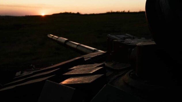 Könnte einer der schwierigsten Momente des Krieges sein: Ausländische Medien über die Offensive im Region Charkow und Angriffe auf Ölraffinerien RF“ /></p>
<p>Russland hat eine neue Front in der Region Charkow eröffnet — Dies könnte für die Ukraine zu einem der schwierigsten Momente dieses Krieges werden, wenn die ukrainischen Streitkräfte beschließen, ihre Stellungen um jeden Preis zu halten und viele Soldaten zu verlieren.</p>
<p>Die New York Times schreibt darüber unter Berufung auf Militärexperten . Sie glauben, dass die aktuelle Operation der Russen — Dies ist eine listige Strategie, deren Zweck darin besteht, die ukrainischen Streitkräfte zu strecken.</p>
<p>Zusätzlich zum Angriff auf die Region Charkow schrieben westliche Publikationen diese Woche über ukrainische Angriffe auf russische Ölraffinerien und mögliche Arten der Unterstützung der Ukraine durch Partner.</p>
<p>Jetzt zuschauen </p>
<p>Das ukrainische Thema verlässt die Seiten nicht, und ist an einigen Stellen auf die Hauptseiten der Veröffentlichungen zurückgekehrt. Allerdings ist der Grund nicht sehr positiv — Verstärkung der feindlichen Offensive.</p>
<h2>Offensive in der Region Charkow</h2>
<p>Die Situation in der Ukraine ist aufgrund einer neuen Offensive der Invasoren in der Region Charkow erneut in den Mittelpunkt der CNN-Website gerückt. Der Journalist Tim Lister analysierte die Ereignisse der letzten Tage in der Region Charkow und sprach mit Analysten.</p>
<p>Er glaubt, dass der russische Grenzangriff die Schwächen der Ukraine aufdeckt. Wir sprechen insbesondere von einem Mangel an Artillerie, Luftverteidigung und Personal sowie dem Mangel an ausreichend vorbereiteten Verteidigungsstellungen und einer Pause in der westlichen Hilfe für Kiew.</p>
<p><img decoding=