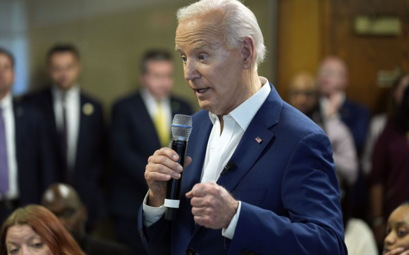 Biden überraschte das Publikum mit eine Aufführung der populären Lieder: Video