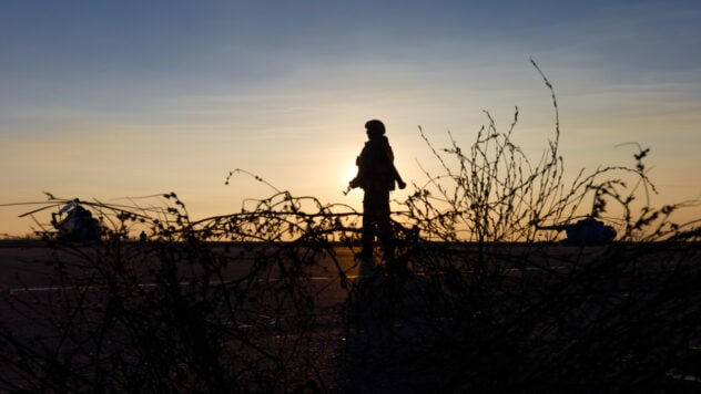 An der Front, in der Gegend von Woltschansk, gehen die heftigen Kämpfe der Streitkräfte der Ukraine weiter Gegenangriff – Generalstab“ /></p>
<p>Die heftigen Kämpfe gehen fast entlang der gesamten Frontlinie weiter. Die größte Aktivität der Eindringlinge wird heute in den Richtungen Kramatorsk und Pokrowski verzeichnet.</p>
<p>Das berichtete das Pressezentrum des Generalstabs der Streitkräfte der Ukraine am Donnerstag, den 16. Mai.</p>
<h2 >Wie ist die Situation in der Region Charkow?</h2>
<p>Von Beginn des Tages an griff der Feind in Richtung Charkow in Richtung des Dorfes Staritsa an. Er startete Raketenangriffe auf Charkow und Staraja Wodolaga.</p>
<p>Wildscha, Woltschansk und Stariza wurden von feindlichen Flugzeugen getroffen. Der Generalstab berichtete, dass ukrainische Soldaten im Gebiet der Stadt Woltschansk Gegenangriffe durchgeführt hätten.</p>
<p>Es wird auch darauf hingewiesen, dass Einheiten der Verteidigungskräfte alle notwendigen Maßnahmen ergreifen, um den Vormarsch des Feindes zu verhindern Einheiten tief in das Territorium unseres Staates eindringen.</p>
<p >In Richtung Kupyansky kam es seit Tagesbeginn zu drei militärischen Zusammenstößen in den Gebieten Sinkovka, Ivanovka und Berestovoy. In Richtung Liman wurden im Gebiet Novosadovoy zwei militärische Zusammenstöße registriert.</p>
<p>Am heutigen Tag kam es zu insgesamt 58 militärischen Zusammenstößen.</p>
</p>
</p >
<!-- relpost-thumb-wrapper --><div class=