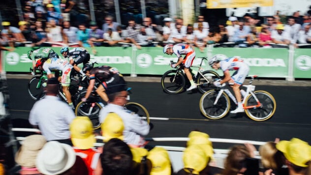 Für den „neutralen“ Radfahrer wurde die russische Hymne in Italien gespielt – NOC verlangt Untersuchung“ /> </p>
<p>In Italien wurde während der Siegerehrung der Sieger des Straßenradrennens Vicenza Bionde-2024 die russische Hymne zu Ehren des „neutralen“ Radrennfahrers gespielt. Athlet Viktor Bugaenko.</p>
<p>Damit verstießen die Organisatoren grob gegen die Empfehlungen des Internationalen Olympischen Komitees, da der Athlet als „neutral“ bzw. ohne Flagge und Hymne erklärt wurde.</p>
<h2>Reaktion des NOK und des Sportministeriums</h2>
<p>Die ukrainische Seite reagierte auf den Vorfall während der Siegerehrung für das Radrennen Vicenza Bionde-2024. Das NOC und das Sportministerium fordern eine Untersuchung des Vorfalls vom 28. April</p>
<p>Jetzt beobachten </p>
<p>NOC-Präsident Vadim Gutzeit, kommissarisch Sportminister Matvey Bedny und Präsident des Radsportverbandes Andrey Grivko unterzeichneten einen gemeinsamen Brief, der an die Führung des IOC und des italienischen Radsportverbandes gerichtet war.</p>
<p>– Die ukrainische Seite fordert, dass dieser Sachverhalt untersucht wird und alle notwendigen Maßnahmen ergriffen, um solche Vorfälle zu verhindern, &# 8212; heißt es in dem Brief.</p>
<p><img decoding=