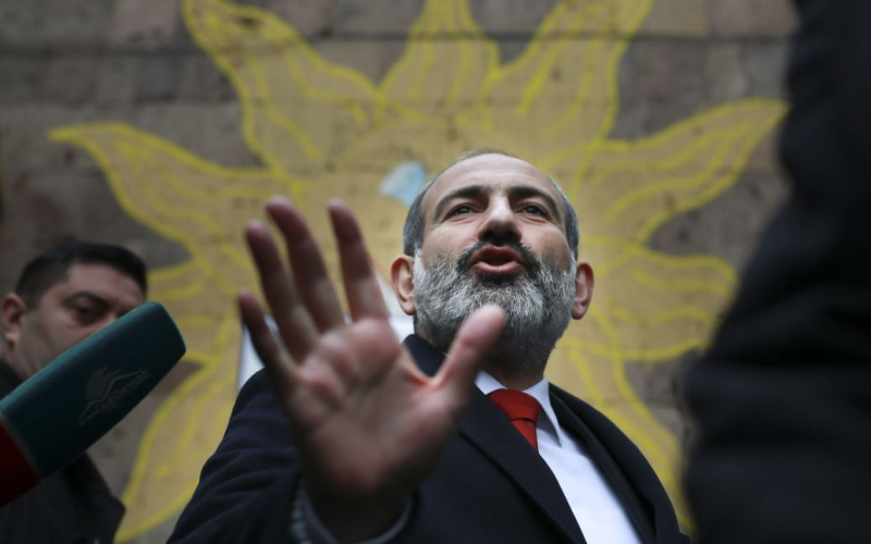 Pashinyan wird nicht teilnehmen „Amtseinführung“ Putins“ /></p>
<p><strong>„Amtseinführung“ Putin ist für den 7. Mai geplant.</strong></p>
<p>Der armenische Premierminister <strong>Nikol Paschinjan</strong> wird nicht an der „Einweihungsfeier“ von Wladimir Putin teilnehmen.</p>
<p >Hierüber berichtet Armenpress unter Berufung auf die Sprecherin des armenischen Parlaments, Alena Simonyan.</p>
<p>Auf die Frage von Journalisten, ob Paschinyan zur „Einweihungszeremonie“ Putins nach Moskau reisen werde, antwortete Simonyan mit „Nein“.</p >
<p>Wir erinnern uns, dass die Pseudowahlen zum Präsidenten der Russischen Föderation vom 15. bis 17. März stattgefunden haben. Ihren „Ergebnissen“ zufolge gewann <strong>Putin mit 87,29 % der Stimmen.</strong> Es wurde angekündigt, dass er für eine fünfte Amtszeit bleiben würde.</p>
<p>Das betonte das ukrainische Außenministerium im März „Wahlen“ „Russland hat gegen die Bestimmungen zahlreicher internationaler Dokumente verstoßen, insbesondere gegen die UN-Charta, die Grundsatzerklärung des Völkerrechts, die Genfer Konvention zum Schutz von Zivilpersonen in Kriegszeiten und die Schlussakte der Konferenz Sicherheit und Zusammenarbeit in Europa sowie Dutzende Resolutionen der UN-Generalversammlung </p>
<p><strong>Putins „Amtseinführung“ ist für den 7. Mai geplant. Mehrere Staaten, darunter auch Deutschland, haben erklärt, dass sie keine Vertreter zu der Veranstaltung entsenden werden.</p>
<h4>Verwandte Themen:</h4>
<p>Weitere Nachrichten</p>
<!-- relpost-thumb-wrapper --><div class=