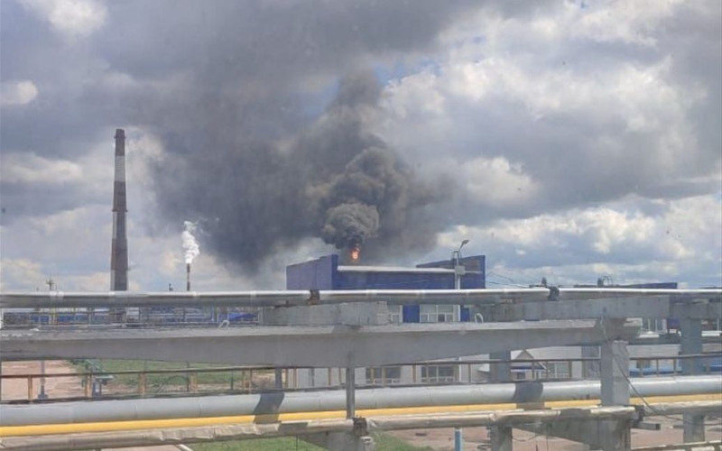 Rekordstreik in einer russischen Raffinerie: Eine Gazprom-Anlage in Baschkortostan fing Feuer (Video)