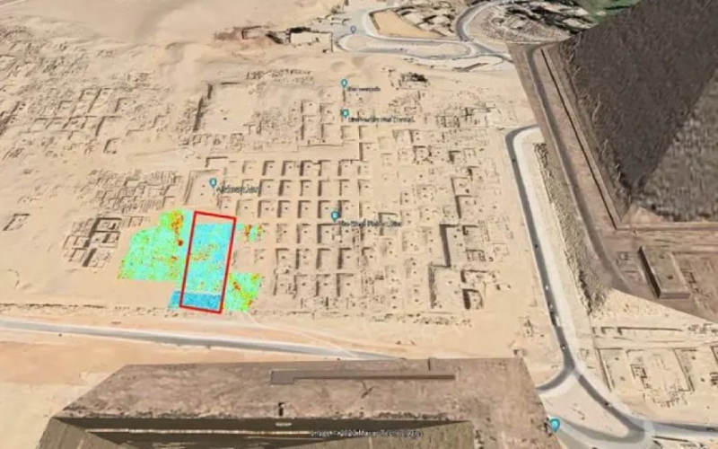 In In Ägypten, in der Nähe der Pyramiden von Gizeh, entdeckten Archäologen mysteriöse Anomalien.“ /></p>
<p><strong>In einer Tiefe von zwei Metern entdeckten sie eine mit Sand gefüllte L-förmige Struktur.</strong>< /p></p>
<p>Ein Team von Archäologen in Ägypten machte eine ungewöhnliche Entdeckung – sie entdeckten eine L-förmige Struktur und mehrere andere Anomalien in der Nähe der Pyramiden von Gizeh.</p>
<p>Heritage Daily schreibt darüber.</p>
<p>Wie bereits erwähnt, entdeckten Archäologen eine L-förmige Struktur im Bereich der Pyramidenstruktur von Gizeh. Dies könnte auf den Einsatz von elektrischer Widerstandstomographie und Bodenradar zurückzuführen sein.</p>
<p>In einer Tiefe von zwei Metern entdeckten sie eine L-förmige Struktur, die mit Sand gefüllt war. Wissenschaftler glauben, dass es sich hierbei um einen Tunnel handeln könnte, der zu einem tieferen Teil der Mastaba führt. Die verbleibenden Anomalien wurden von Archäologen in einer Tiefe von 3,5 bis 5 Metern entdeckt. Ihre Tiefe erreichte 11 Meter.</p>
<p>Gleichzeitig gilt die Mastaba als antikes Grab. In solchen Gräbern wurden wichtige Persönlichkeiten wie hochrangige Offiziere und Mitglieder der königlichen Familie beigesetzt. Wissenschaftler konnten die genaue Natur der entdeckten Anomalien nicht erklären. Sie könnten Teil einer großen, unter der Erde versteckten Grabanlage sein.</p>
<p>Erinnern Sie sich daran, dass die Popularität des Kamelreitens die Schaffung spezieller Ampeln mitten in der Wüste in China inspirierte.</p>
<h4>Verwandt Themen:</h4>
<p>Weitere Neuigkeiten</p>
<!-- relpost-thumb-wrapper --><div class=