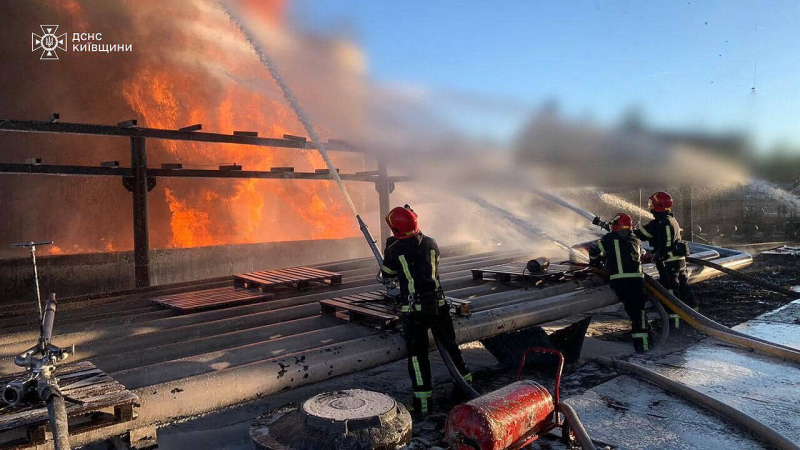 Explosionen in der Region Kiew am 12. Juni: Das Feuer in der Werbeeinrichtung wurde am vierten Tag gelöscht