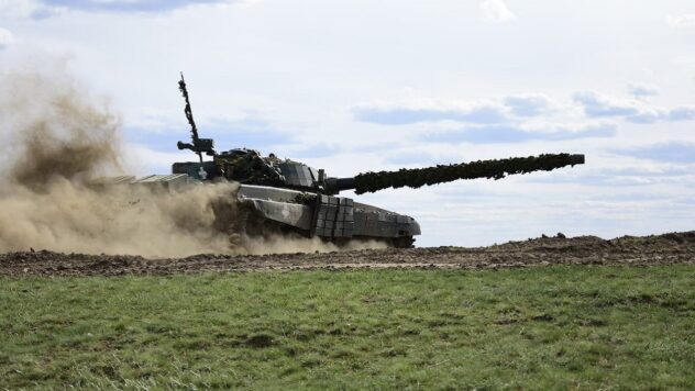 Keine Panik: Der OSUV Khortytsia schätzte die Chancen der Eindringlinge auf dem Weg dorthin ein Dorf Borovaya“ />< /p> </p>
<p>Die zunehmende Aktivität der Invasoren in der Region Charkow mit dem Ziel, das Dorf Borovaya einzunehmen und bis an die Grenzen der Region Lugansk vorzudringen, steht vollständig unter der Kontrolle der Verteidigungskräfte .</p>
<p>Dies sagte der Sprecher der OSUV Khortitsa Nazar Voloshin auf dem nationalen Spendenmarathon.</p>
<h2>Kämpfe in der Region Charkow am 18. Juni — Wie ist die Situation an der Front?</h2>
<p>Er betonte, dass die ukrainischen Verteidiger und das Militärkommando in diesem Abschnitt der Front alle notwendigen Maßnahmen ergreifen.</p>
<p>Sie beobachten derzeit </p>
<blockquote>
<p>— Ich fordere Sie auf, nicht in Panik zu geraten und nicht die Information zu verbreiten, dass der Feind „angreift“. Die Führung sowohl der Streitkräfte der Ukraine als auch die oberste politische Führung kennen diese Informationen, es werden entsprechende Maßnahmen ergriffen, alles ist über den Feind bekannt, — betonte der Militärmann.</p>
</blockquote>
<p>Woloschin stellte fest, dass die Truppengruppierung Chortyzja auf jede Entwicklung der Ereignisse vorbereitet sei und die Kämpfer in der Lage seien, in dieser Richtung eine angemessene Abwehr zu erteilen.</p>
<p> < h2>Borowaja, Region Charkow — Karte der Militäreinsätze</h2>
<p><img decoding=