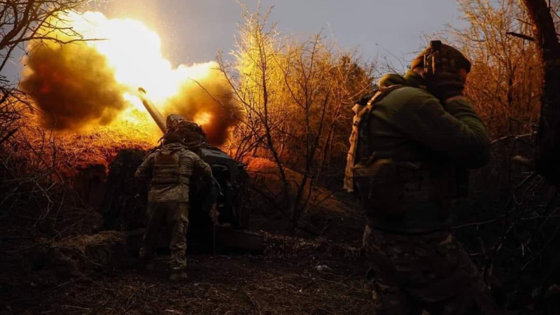 Tötung eines ukrainischen Militärangehörigen, Erschießung in Kiew und Angriffe auf Öldepots der Russischen Föderation: Nachrichten vom 18. Juni Streitkräfte der Ukraine</p>
<p>In Richtung Kupjansk kam es zu acht Militäreinsätzen. Ukrainische Soldaten schlagen zwei feindliche Angriffe in der Nähe der Siedlungen Stepnaja Nowoselowka und Berestowoje zurück. Der Feind griff Sinkovka mit ungelenkten Luftraketen an.</p>
<p>In Richtung Liman führten die Eindringlinge seit Tagesbeginn 10 Offensivaktionen durch. Der Serebryansky-Wald wurde zu den vorherigen Orten mit aktiven Schlachten hinzugefügt. Die Situation stehe unter der Kontrolle der ukrainischen Verteidigungskräfte, versichert der Generalstab.</p>
</p></p>
<!-- relpost-thumb-wrapper --><div class=