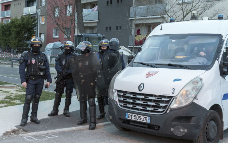 Anti-ukrainische Provokation: In Paris wurden Särge für „französische Soldaten“ aufgestellt - Details, Fotos