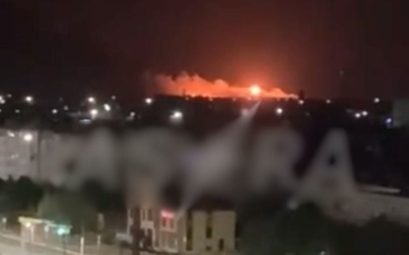 Angriff auf die Flugplatz in Jeisk: Folgen der Angriffe (Foto)“ /></p>
<p><strong>Auf dem Flugplatz wurden mehrere Brände registriert.</strong></p>
<p>Nach einem nächtlichen Angriff auf den Flugplatz In der Nähe von Yeisk in Russland wurden mehrere Brände registriert.</p>
<p>Dies wird vom Telegrammkanal Crimean Wind gemeldet.</p>
<p>Nach Angaben der öffentlichen Überwachungsgruppe unter Bezugnahme auf Satellitenfotodaten mehrere Auf dem Flugplatz in der Nähe von Jeisk wurden Brände registriert.< /p> </p>
<p>Im Bereich von Gebäuden am östlichen Ende der Landebahn wurden Brände festgestellt. Diese Gebäude gehören eindeutig zum Flugplatz, ihr Zweck ist jedoch unbekannt.</p>
<p><img decoding=