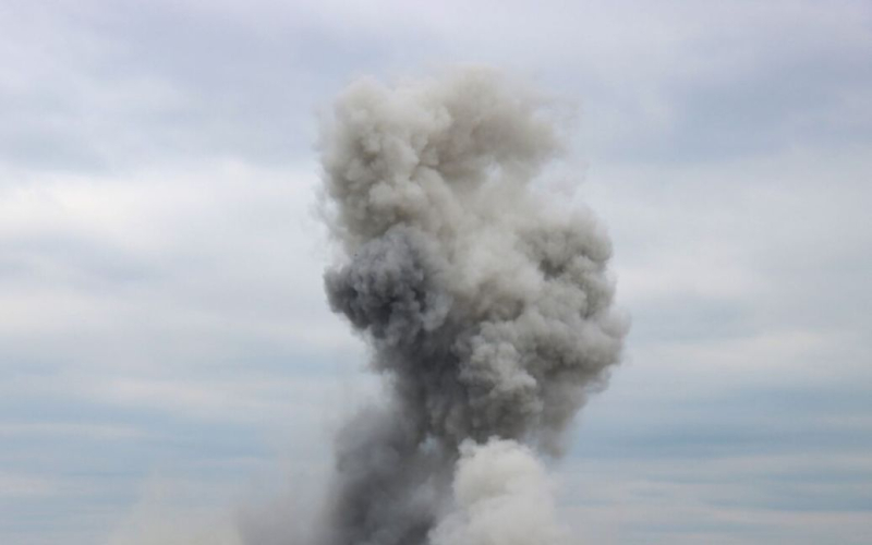 Drohnen griff das Traktoren- und Hüttenwerk Lipezk an (Video)“ /></p>
<p><strong>Bewohner der Region Woronesch sprechen ebenfalls über die Explosionen.</strong></p>
<p>Bewohner der Die russische Stadt <strong>Lipetsk</strong> meldete einen Drohnenangriff auf ein örtliches Traktorenwerk und das Hüttenwerk Nowolipetsk.</p>
<p>Dies wurde vom Telegrammkanal <strong>ASTRA</strong> gemeldet.< /p> </p>
<p>„Einwohner von Lipezk meldeten Explosionen und Rauch über dem Traktorenwerk“, schreibt der Sender.</p>
<p>Später kündigte der örtliche Gouverneur die angebliche „Unterdrückung von Drohnen“ über Lipezk und dem Industriegebiet an der Stadt.</p>
<p>Wir erinnern uns daran, dass bereits früher berichtet wurde, dass <strong>Russen sich über einen starken Drohnenangriff in der Nacht beklagten</strong>.</p>
<p>Darüber hinaus haben wir zuvor darüber informiert dass <strong>Einwohner einer der russischen Städte durch ein unbekanntes UAV in Panik gerieten</strong>.</p>
<h4>Verwandte Themen:</h4>
<p>Weitere Nachrichten</p>
<!-- relpost-thumb-wrapper --><div class=