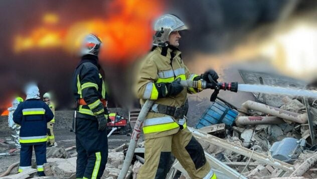 Explosionen in der Region Kiew: Retter löschten einen Brand in einer Industrieanlage