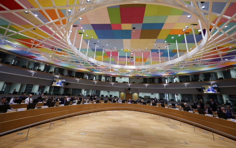 Wahlen zum Europäischen Parlament: in EU-„Supersonntag“ hat begonnen /></p>
<p><strong>Die Wahlen zum Europäischen Parlament begannen am 6. Juni.</strong></p>
<p>In der Europäischen Union der „Supersonntag“ der Wahlen zum <strong>Europäischen Parlament Das Parlament</strong> hat am 9. Juni begonnen – die Wähler werden darüber entscheiden, wer die EU-Politik für die nächsten fünf Jahre prägen wird.</p>
<p>Das berichtet die Europäische Prawda.</p>
<p>Die Wahlen am Sonntag, 9. Juni sind der wichtigste und letzte Tag eines viertägigen Abstimmungszyklus, der am Donnerstag, dem 6. Juni, begann.</p>
<p>Die Wahlen werden die nächste Zusammensetzung des Europäischen Parlaments und indirekt auch die Zusammensetzung der EU-Exekutive bestimmen Gremium, die Europäische Kommission.</p>
<p>Das Europäische Parlament gab bekannt, dass es die Ergebnisse der EU-weiten Austrittsumfrage gegen 21:30 Uhr Kiewer Zeit veröffentlichen wird, wobei die ersten vorläufigen Ergebnisse nach Mitternacht Kiewer Zeit veröffentlicht werden sollen.</p>
<p>Umfragen gehen davon aus, dass die Liberalen und Grünen ihre Sitze verlieren werden, und rechtsextreme Abgeordnete werden ihre Position im Vergleich zu den Ergebnissen der letzten Europawahlen im Jahr 2019 voraussichtlich stärken.</p>
<p>Die Abstimmung hat bereits stattgefunden fanden in den Niederlanden, der Tschechischen Republik, Irland, Lettland, der Slowakei und Malta statt. Insgesamt haben mehr als 370 Millionen europäische Bürger das Recht, in 27 EU-Staaten 720 Mitglieder des Europäischen Parlaments zu wählen.</p>
<p>Denken Sie daran, dass <strong>Orban mit pro- Russische Parolen.</strong></p>
<h4>Verwandte Themen:</h4>
<p>Weitere Nachrichten</p>
<!-- relpost-thumb-wrapper --><div class=