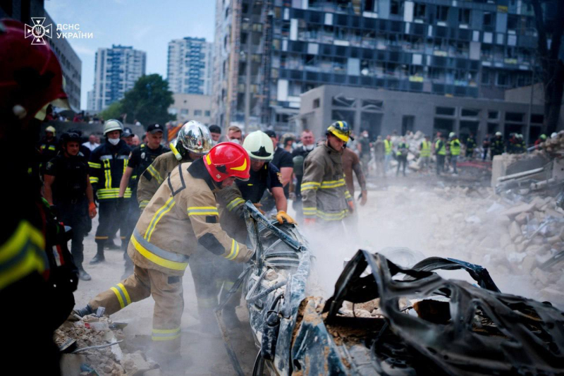 Auf dem Gebiet von Okhmatdyt wurden Rettungsarbeiten durchgeführt abgeschlossen: zwei Tote, 32 Verwundete“ /></p>
<p id=