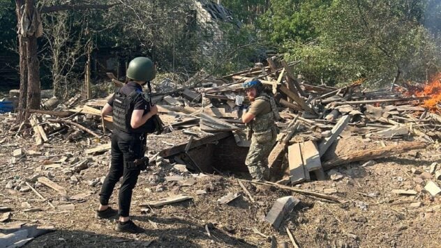 Russen warfen eine Bombe auf ein Dorf in der Nähe von Woltschansk: Ein Mann starb