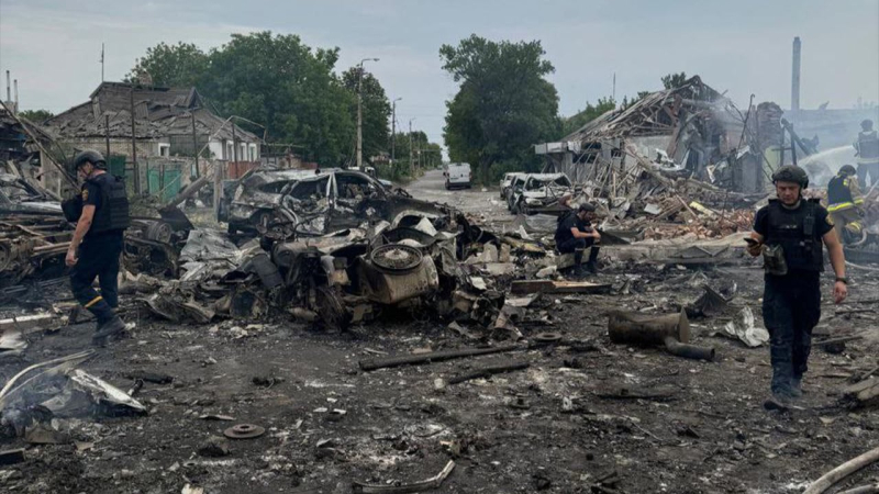 Die Russen warfen zwei gelenkte Bomben auf Selidowo: fünf Tote und 11 Verwundete