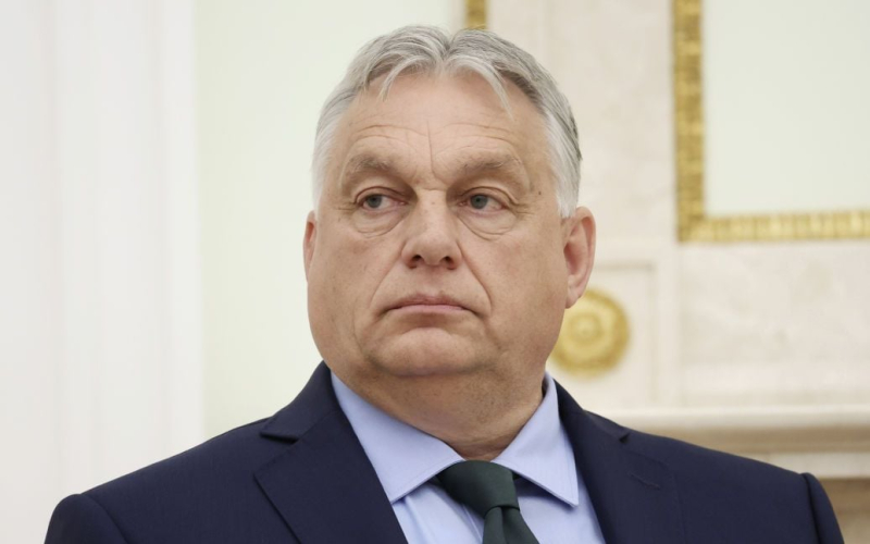 Was steckt wirklich hinter Orbáns „Friedensinitiativen“: Der Diplomat erklärte: „ /></p>
<p><strong>Putin nutzte die Gelegenheit, dass Ungarn die EU-Präsidentschaft innehat.</strong></p>
<p> Die sogenannten „friedlichen“ Initiativen“ des ungarischen Premierministers Viktor Orban sind nichts anderes als „getrennte Aktionen“.</p>
<p>Diese Meinung äußerte der ukrainische Diplomat Konstantin Eliseev.</p>
<p>“< starke>Orban-Initiative</strong> – eine Herausforderung für die gefestigte Position der EU und der NATO, die Ukraine zu unterstützen und den Angreifer zu isolieren. Dies ist ein weiterer Grund, die Anwendung von Artikel 7 des Lissabon-Vertrags zu aktivieren, um Budapest zu bestrafen und zu verhindern solche getrennten Aktionen in Zukunft“, heißt es in seiner BotschaftSeiner Meinung nach ist Orbans Plan „das Ergebnis von Mängeln auf ukrainischer Seite, weil sich der Mangel an echtem Dialog zwischen Kiew und Budapest zu lange hingezogen hat und es in letzter Zeit offensichtlich nicht genügend Notfallkontakte gegeben hat.“</p>
<p> < p>„Trotz sechs Monaten intensivierter Kontakte und Vorbereitungen für ein mögliches Treffen mit Orban hat Selenskyj keine wirksamen und überzeugenden Argumente gefunden, die die ungarische Seite, wenn nicht überzeugend, so doch zumindest an ihren Vorgehensweisen und ihrem Vertrauen in Moskau zweifeln lassen würden“, bemerkte er.< /p> </p>
<p>Eliseev glaubt, dass „im diplomatischen Duell zwischen der Ukraine und Ungarn immer noch 0:2 steht“, da Kiew laut dem Diplomaten 11 „extrem gefährlichen Bedingungen Ungarns in Bezug auf die Angelegenheiten nationaler Minderheiten“ ausgesetzt war ” und sicherte kein negatives Szenario für die Entwicklung der Ereignisse bei den Kontakten zwischen Budapest und Moskau.</p>
<p>„Putin nutzte die Gelegenheit, dem Westen, vertreten durch das Land, das den Vorsitz in der EU innehat, seinen eigenen Plan vorzustellen.“ für die Kapitulation der Ukraine und die Beendigung des Krieges; aber Orban vermied jede öffentliche Erwähnung der ukrainischen „Friedensformel“ gegenüber dem russischen Führer und verurteilte den Angriffskrieg“, betonte der Diplomat.</p>
<p>Er fügte hinzu, dass Orbans „Friedenssicherung Besuche“ in Kiew und Moskau seien nur der Anfang von Orbans diplomatischer Kampagne, „für die weder die Rolle des EU-Ratsvorsitzes noch die Unterzeichnung des Friedensgipfel-Kommuniqués wichtig sind.“</p>
<p>Erinnern Sie sich daran, dass die amerikanische ISW ​​Analysten glauben, dass Orban versucht, die Unterstützung für die Ukraine mit Forderungen nach Friedensverhandlungen zu stören.</p>
<h4>Verwandte Themen:</h4>
<p>Weitere Nachrichten</p>
<!-- relpost-thumb-wrapper --><div class=