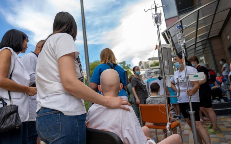 In Deutschland haben sie angekündigt, Kinder aus der Okhmatdet-Klinik zur Behandlung aufzunehmen