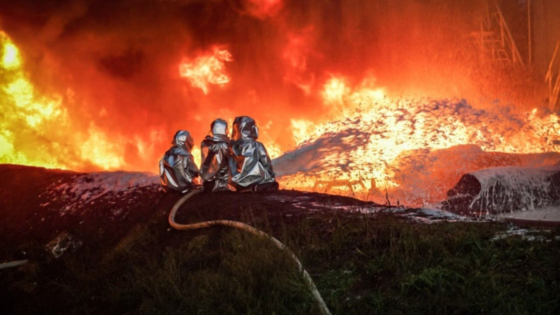 Explosionen in Ternopil: Was brennt in der Stadt und wie groß ist das Feuer? ein Ergebnis des russischen Angriffs am 20. August“ /></p>
<p>Foto: GU DSNS in der Nähe der Region Ternopil</p>
<p><img decoding=