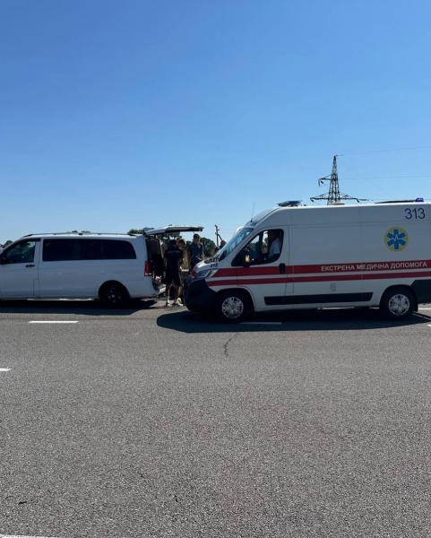 Der Bus des FC Uzhgorod hatte auf dem Weg zum Spiel einen Unfall : Es gab Verletzungen“ /> </p>
<p id=