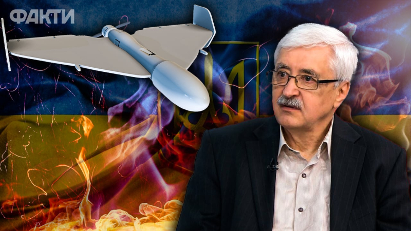 Was war der Zweck des 15-stündigen russischen Angriffs und warum flogen UAVs nach Weißrussland &ndash; Expertenerklärung“/></p>
<p>Russische Besatzer haben einen der längsten Drohnenangriffe auf die Ukraine verübt. Es dauerte insgesamt etwa 15 Stunden. Die letzte Drohne wurde am Nachmittag des 21. August in Iwano-Frankiwsk entdeckt, woraufhin die Luftangriffswarnung ertönte.</p>
<p>Nach Angaben der Luftwaffe der ukrainischen Streitkräfte startete Russland 69 Angriffe vom Typ Shahed UAVs aus Primorsko-Achtarsk, Jeisk und Kursk.</p>
<p>Insgesamt haben Luftverteidigungskräfte 59 Drohnen in den Gebieten Chmelnizki, Poltawa, Tscherkassy, ​​Kiew, Winnyzja, Iwano-Frankiwsk, Dnepropetrowsk, Nikolajew, Odessa und Cherson abgeschossen , Regionen Donezk, Kirowograd, Sumy und Tschernihiw.</p>
<p>Jetzt ansehen </p>
<p>Weitere 16 feindliche UAVs gingen vor Ort verloren. Die Luftwaffe vermutete, dass die Angriffsdrohnen wahrscheinlich unter dem Einfluss elektronischer Gegenmaßnahmen standen.</p>
<h2>Was ist der Zweck des 15-stündigen Drohnenangriffs auf die Ukraine?</h2>
<p>Luftfahrtexperte und leitender Forscher bei das Staatliche Luftfahrtmuseum A.K. Antonova <strong>Valery Romanenko</strong> erklärte gegenüber ICTV Facts, dass das Hauptziel russischer Angriffe — Dies ist ein Test, wie lange die Luftverteidigung diese Drohnen beobachten kann und wie lange sie in unserem Luftraum überleben, bevor sie zerstört werden.</p>
<blockquote>
<p>— Das heißt, sind alle unsere Gebiete so stark von der Luftverteidigung abgedeckt, dass eine durch diese Gebiete fliegende Drohne per Definition nicht überleben kann? Die Drohne selbst fliegt mehrere Stunden, wenn sie nicht aus der Ferne, nicht von der Krim, gestartet wird. Die Geschwindigkeit der Shahed-136-Drohne beträgt etwa 200 km pro Stunde. Berechnen Sie, wie lange er braucht, um nach Winniza, Kiew und in andere Städte zu fliegen. Sie können bestimmen, wie lange es in der Luft bleiben kann. Für Shahed wurde eine Reichweite von 1,5 Tausend km angegeben. Das heißt, es kann 7-8 Stunden lang fliegen, — sagte er.</p>
</blockquote>
<p>Valery Romanenko schlug vor, dass russische Truppen derzeit möglicherweise Kontrollsysteme für diese Drohnen testen, wenn sie entlang einer Route in der Ukraine mehrere Kurven absolvieren müssen.</p>
<p>— Wenn die Russen sie außerdem weiterhin mit leichten Laserwarnsystemen ausstatten, könnten sich diese Drohnen automatisch mehrere Kilometer von der Hauptroute entfernen, sobald sie Strahlung erkennen. Gehen Sie ein Stück parallel, zum Beispiel 20–40 km, und kehren Sie dann zur Hauptstraße zurück. Aber kehren Sie erst zur Hauptroute zurück, wenn sie sich außerhalb der Zone der elektronischen Kriegsführung befinden, — stellte der Experte fest.</p>
<h2>Warum Drohnen nach Weißrussland oder Russland fliegen</h2>
<p>Die Luftwaffe der ukrainischen Streitkräfte registrierte eine feindliche Angriffsdrohne, die die Staatsgrenze zu Weißrussland in der Region Tschernigow in der Ukraine überquerte . Ein weiteres russisches UAV kehrte in die russische Region Belgorod zurück.</p>
<p>Valery Romanenko schlug vor, dass von der russischen Armee gestartete Drohnen beispielsweise nach Weißrussland fliegen, einen Teil des Weges dorthin fliegen und dann in die Stadt Luzk in der Region Wolyn abspringen könnten.</p>
<p> Live-Übertragung von ICTV Live Verwandte Materialien Diskussionen haben zu lange geredet: Selenskyj über die Übertragung eingefrorener Vermögenswerte der Russischen Föderation in Höhe von 50 Milliarden US-Dollar =”Was ist der Zweck des 15-stündigen Angriffs der Russischen Föderation und warum sind UAVs nach Weißrussland geflogen – Erklärung des Experten” /></p>
<p>Einige Verbündete der Ukraine haben ihre Versprechen, den Transfer der Luftverteidigung zu beschleunigen, immer noch nicht eingehalten — Medien </p>
<p><img decoding=