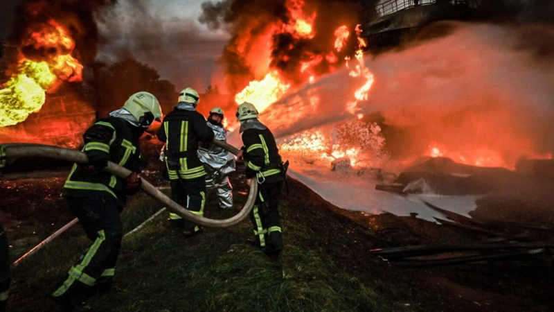 Explosionen in Ternopil: Was brennt in der Stadt und welches Ausmaß hat das Feuer als Folge? der russische Angriff am 20. August“ />< /p></p>
<p><img decoding=