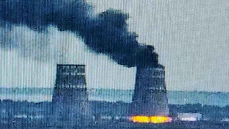 Brand im Kernkraftwerk Saporoschje: Die Besatzer zündeten Autoreifen im Kühlturm an