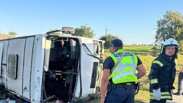 Ein Bus mit Kindern aus Lyubar ist in der Region Chmelnizki umgekippt: Es gibt Tote