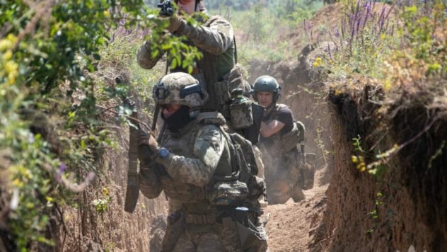 AFU rückt in die Region Kursk vor und zwingt die Russische Föderation, neue Truppen dorthin zu verlegen – ISW“ />< /p> </p>
<p>Am 18. August rückten ukrainische Truppen leicht südöstlich von Sudzha in der Region Kursk vor.</p>
<p>Dies berichten Analysten des American Institute for the Study of War (ISW). </p>
<h2>Kämpfe in der Region Kursk</h2>
<p>Geolocation-Aufnahmen vom 17. August zeigen, wie russische Truppen ukrainische Panzerfahrzeuge im Norden von Martynovka (nordöstlich von Sudzha) angreifen, was darauf hindeutet, dass ukrainische Streitkräfte kürzlich nach Martynovka vorgedrungen sind < /p>Gucke gerade </p>
<p>Am 18. August erklärte ein russischer Militärblogger, dass die ukrainischen Streitkräfte Troizkoje (südlich von Korenewo und etwa zwei Kilometer von der internationalen Grenze entfernt) erobert und nach Semenovka (nördlich von Sudscha und etwa 24 km von der internationalen Grenze entfernt) vorgerückt seien.</p>
<p >Außerdem behaupteten das russische Verteidigungsministerium und Militärkorrespondenten, dass ukrainische Truppen bis zum Stadtrand von Korenewo vorgerückt seien; im Gebiet Alekseevsky, Safonovka, Kromskie Bykov, Kauchuk und Sheptukhovka; nördlich von Sudzha im Gebiet von Cherkassky Porechny und Russky Porechny; in der Gegend von Ozerka, Giri und Borkov.</p>
<p><p><img decoding=