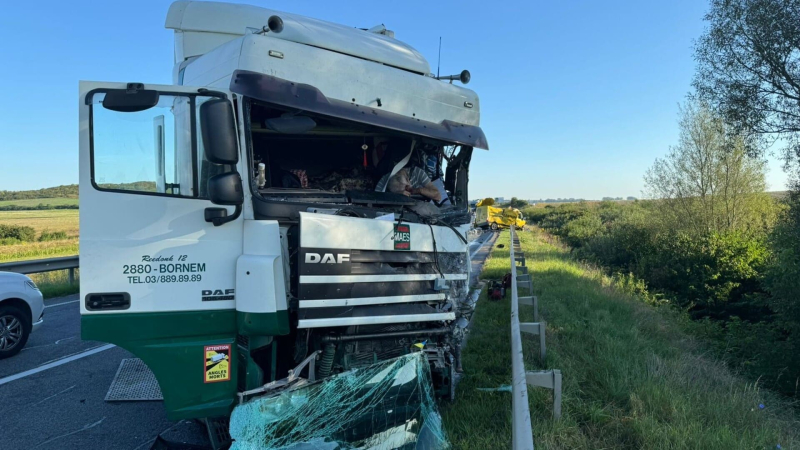 Auf der Autobahn Kiew – Chop in der Nähe von Lemberg ist der Verkehr wieder aufgenommen“ /> </p>
<p><img decoding=