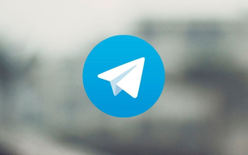 Inhaftierung des Gründer von Telegram Pavel Durova: offizieller Kommentar des Unternehmens“ /></p>
<p><strong>In der Erklärung heißt es, dass Telegram sich an EU-Gesetze hält.</strong></p>
<p>Am späten Sonntagabend Am 25. August äußerte sich das Unternehmen Telegram zum ersten Mal offiziell zur Inhaftierung von Pavel Durov, dem Gründer und CEO des Instant-Messaging-Dienstes, in Frankreich.</p>
<p>Die entsprechende Nachricht erschien auf dem Telegram-Kanal des Unternehmens .</p>
<p>In der Erklärung heißt es, dass Telegram die EU-Gesetze einhält, einschließlich des Digital Services Act – seine Moderation entspricht Industriestandards und wird ständig verbessert.</p>
<p>„Fast eine Milliarde Nutzer auf der ganzen Welt.“ Nutzen Sie Telegram als Kommunikationsmittel und Quelle wichtiger Informationen“, heißt es.< /p> </p>
<p>Es wird auch darauf hingewiesen, dass Behauptungen, dass die Plattform oder ihr Eigentümer für den Missbrauch dieser Plattform verantwortlich seien, absurd sind.</p>
<p>Das Unternehmen betonte, dass Pavel Durov, CEO von Telegram, nichts zu verbergen habe und oft durch Europa reise.</p>
<p>„Wir gehen davon aus, dass diese Situation bald gelöst wird.“ Telegram ist bei Ihnen allen“, versichert das Unternehmen.</p>
<p>Erinnern Sie sich daran, dass die französischen Medien am Tag zuvor über die Verhaftung des Gründers des Telegram-Messengers, des aus Russland stammenden Milliardärs Pavel Durov, berichteten. Er wurde am Pariser Flughafen festgenommen, als er sein eigenes Flugzeug landete.</p>
<h4>Verwandte Themen:</h4>
<p>Weitere Nachrichten</p>
<!-- relpost-thumb-wrapper --><div class=