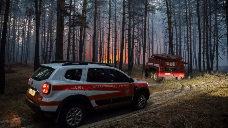 Waldbrand in der Region Poltawa hat 700 Hektar bedeckt, Menschen werden evakuiert